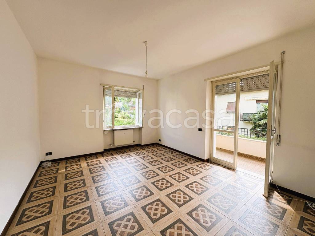 appartamento in vendita a Como in zona Albate