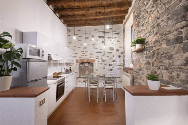 appartamento in vendita a Como in zona Borghi