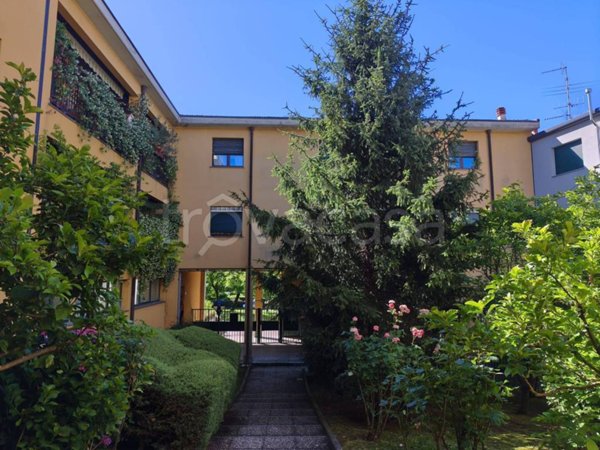 appartamento in vendita a Como in zona Breccia