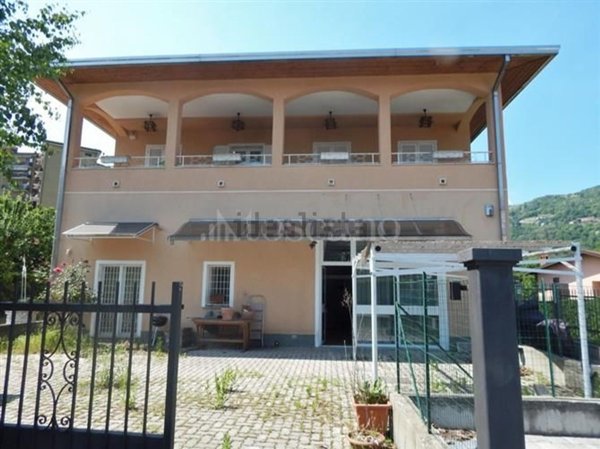 appartamento in vendita a Como in zona Ca' Rotta
