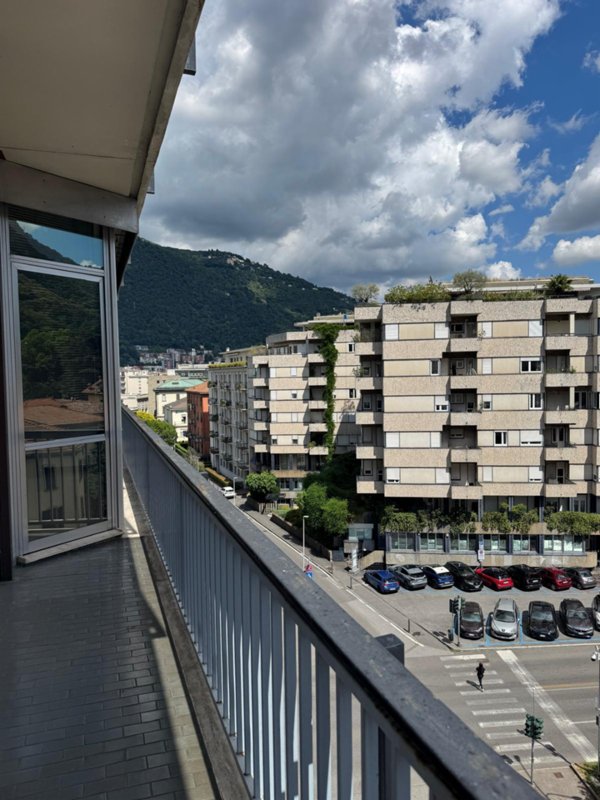 appartamento in vendita a Como in zona Como Centro