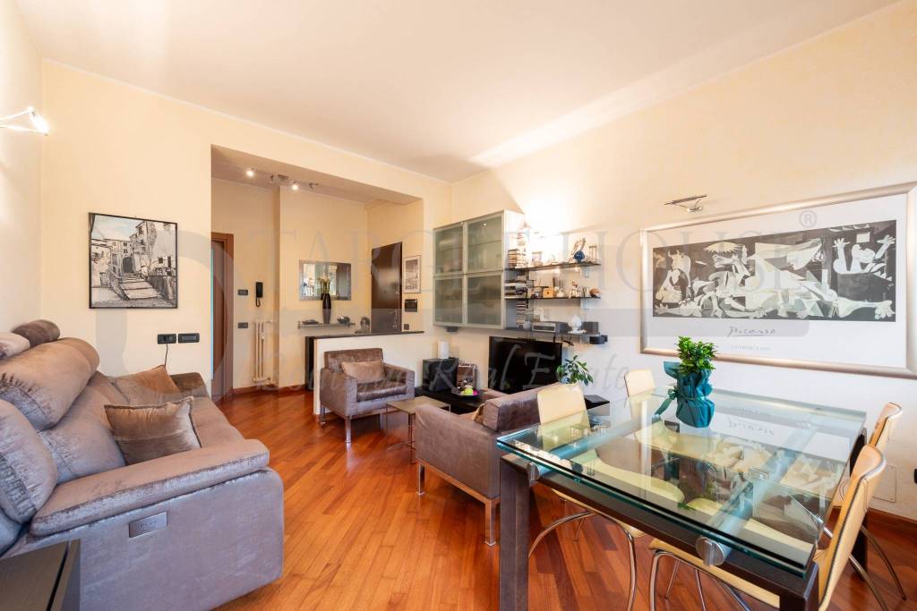 appartamento in vendita a Como in zona Villa Olmo