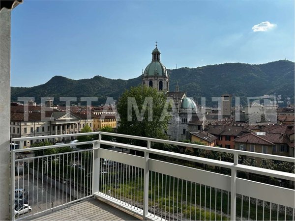 appartamento in vendita a Como in zona Como Centro
