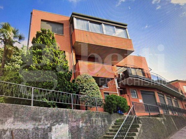 appartamento in vendita a Como in zona Breccia