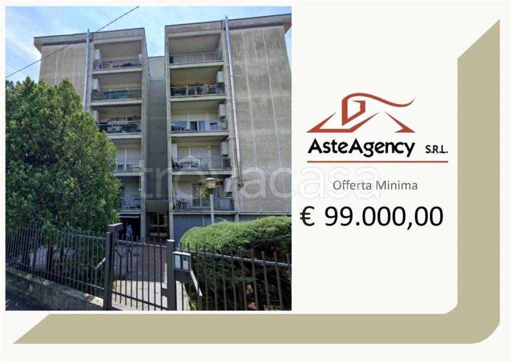 appartamento in vendita a Como in zona Albate