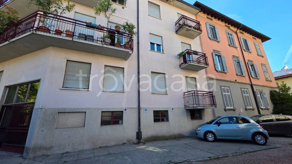 appartamento in vendita a Como in zona Camerlata