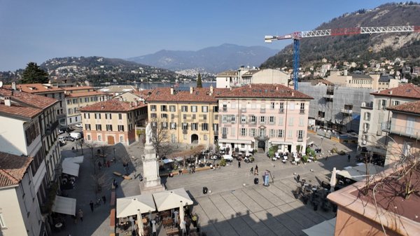 appartamento in vendita a Como in zona Como Centro