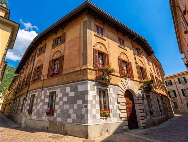 appartamento in vendita a Como in zona Como Centro