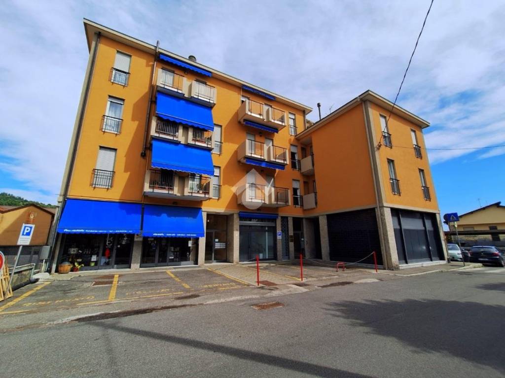 appartamento in vendita a Como in zona Albate