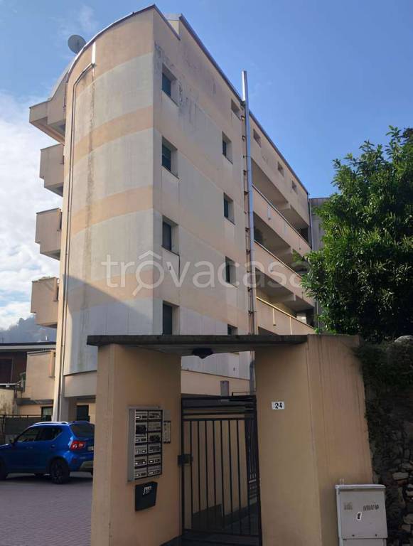 appartamento in vendita a Como in zona Borghi