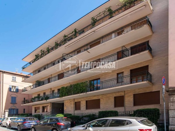 appartamento in vendita a Como in zona Borghi