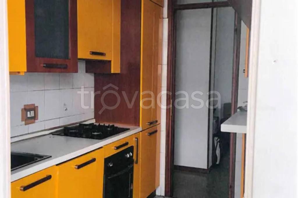 appartamento in vendita a Como in zona Albate
