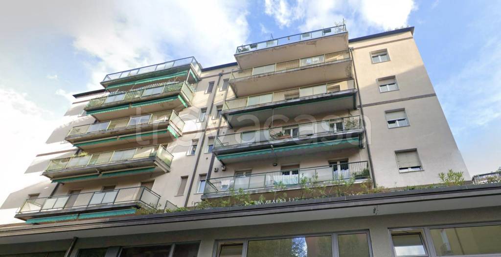 appartamento in vendita a Como in zona Borghi
