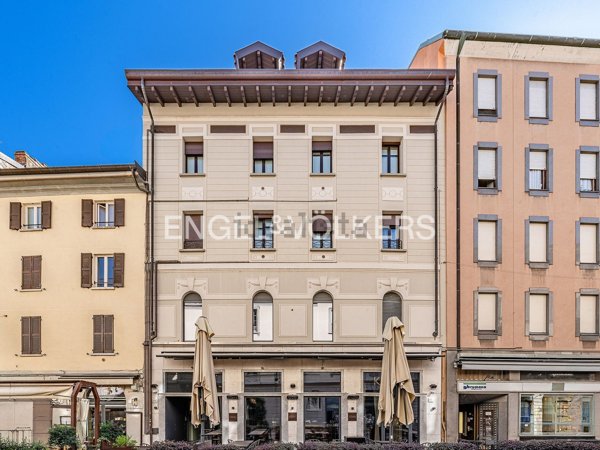appartamento in vendita a Como in zona Piazza Volta