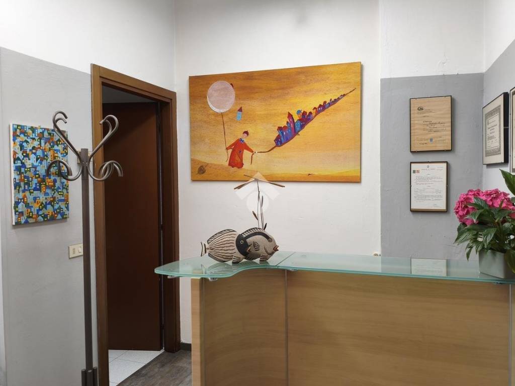 negozio in vendita a Como in zona Rebbio