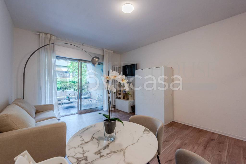 appartamento in vendita a Como in zona Borghi
