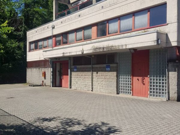 intera palazzina in vendita a Como in zona Muggiò