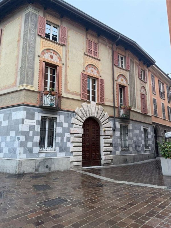 appartamento in vendita a Como in zona Como Centro