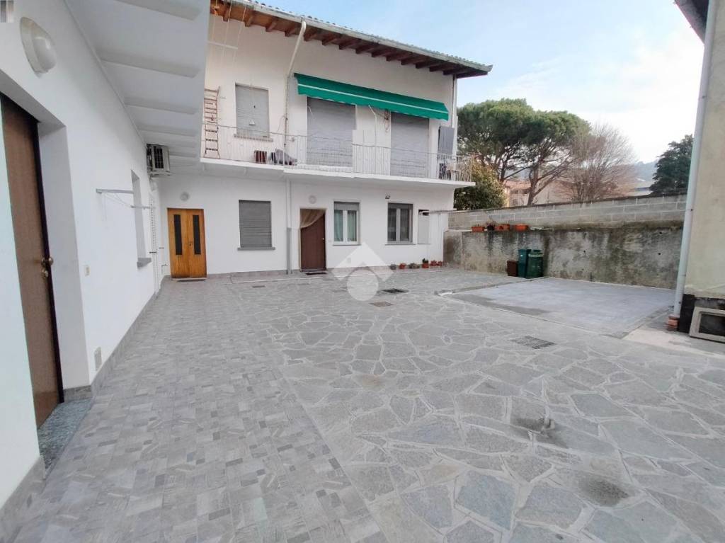 appartamento in vendita a Como in zona Albate