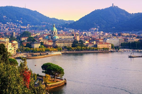 appartamento in vendita a Como in zona Via Mentana