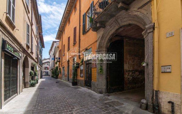 appartamento in vendita a Como in zona Como Centro