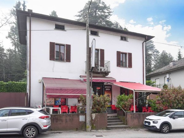 negozio in vendita a Como in zona Lora
