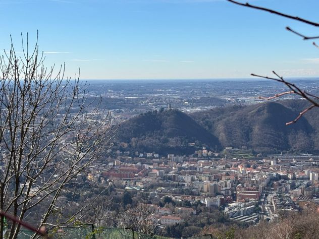 appartamento in vendita a Como in zona Civiglio