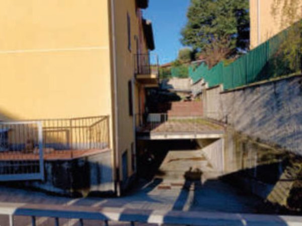 appartamento in vendita a Como in zona Prestino