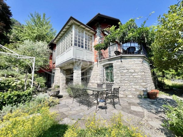 casa indipendente in vendita a Como in zona Monte Olimpino