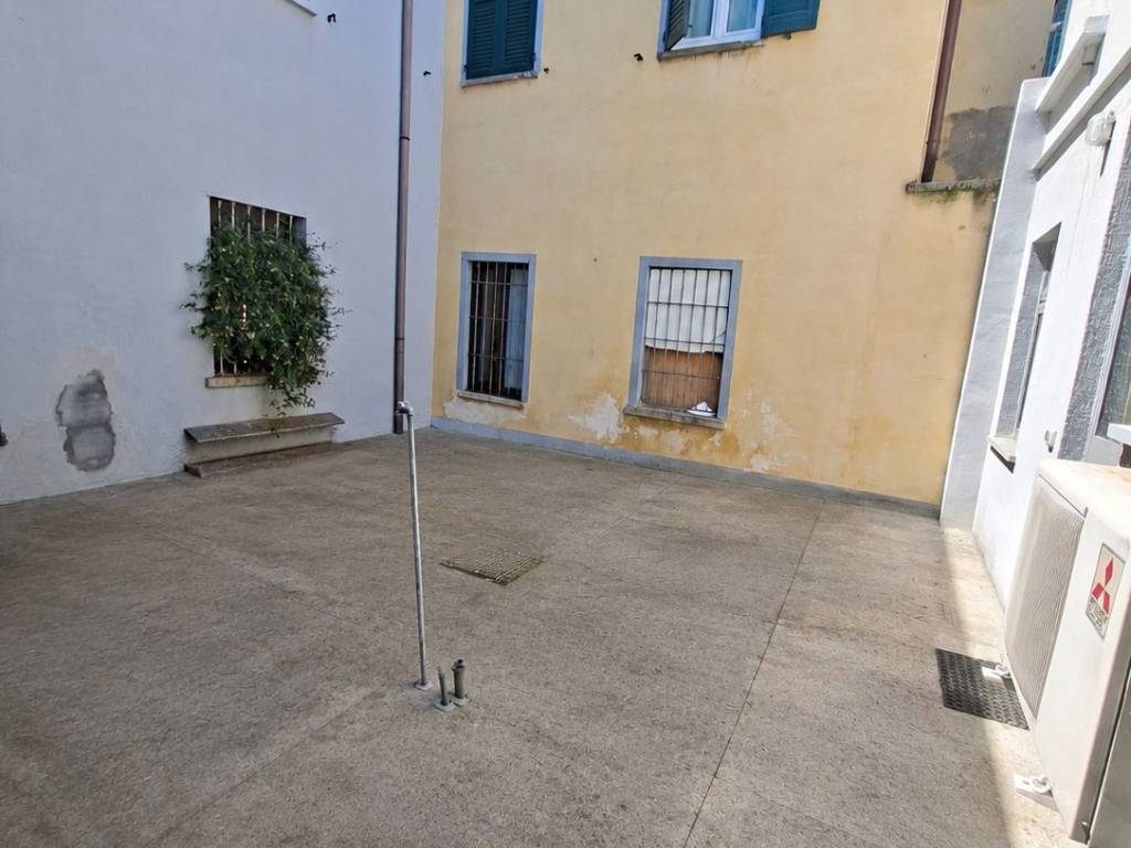 negozio in vendita a Como in zona Como Centro