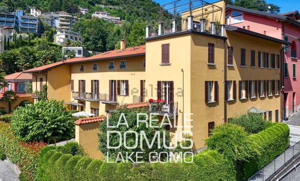 appartamento in vendita a Como in zona Villa Olmo