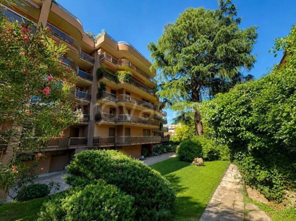 appartamento in vendita a Como in zona Villa Olmo