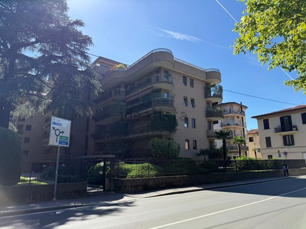 appartamento in vendita a Como in zona Villa Olmo