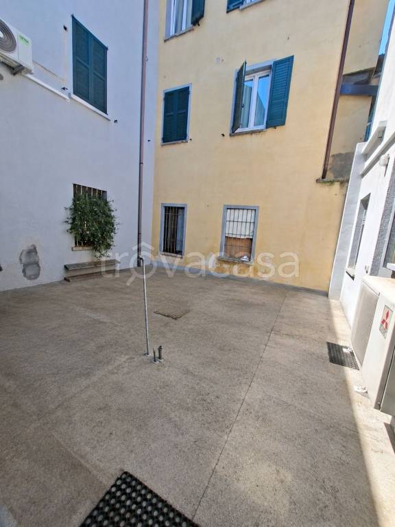 negozio in vendita a Como in zona Borghi