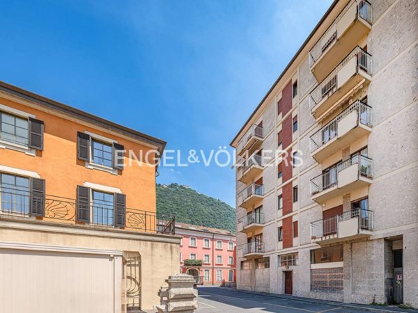 appartamento in vendita a Como in zona Como Centro