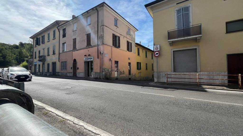 casa indipendente in vendita a Como in zona Albate