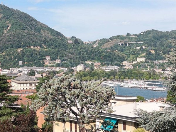 appartamento in vendita a Como in zona Valduce