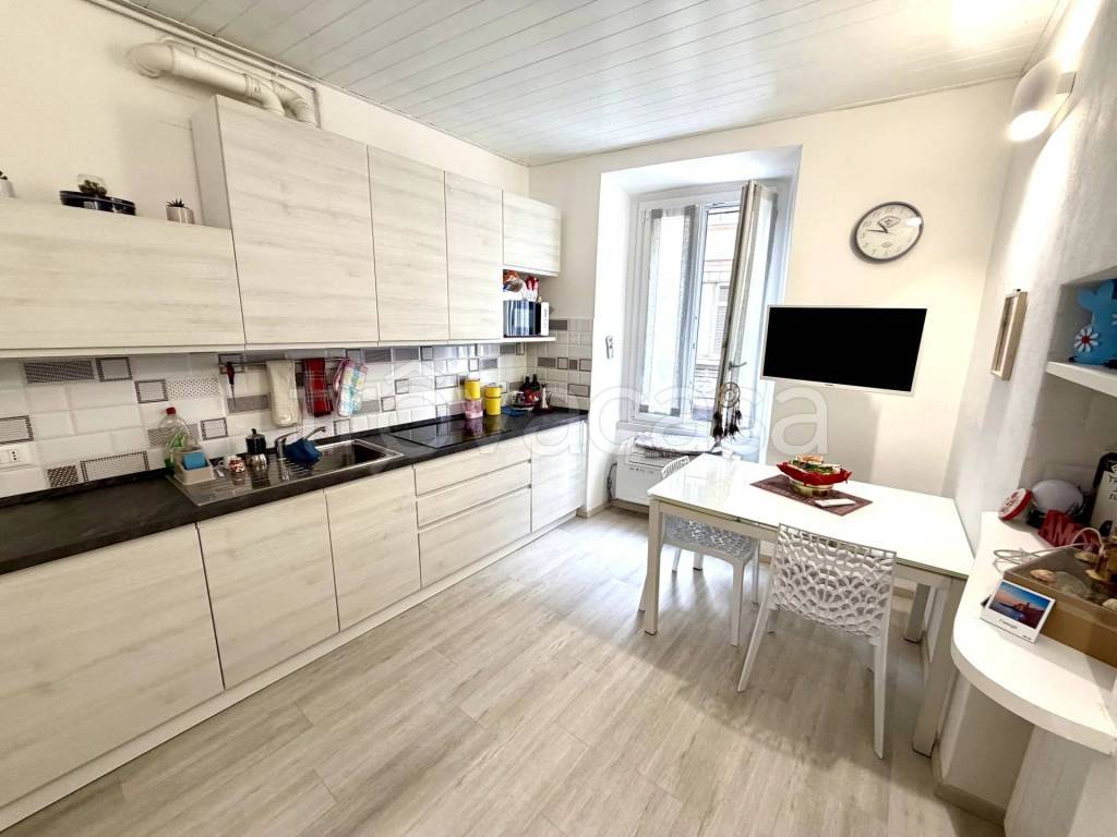 appartamento in vendita a Como in zona Como Centro