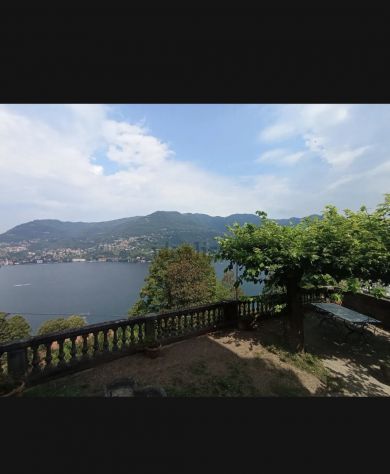 casa indipendente in vendita a Como in zona Borghi