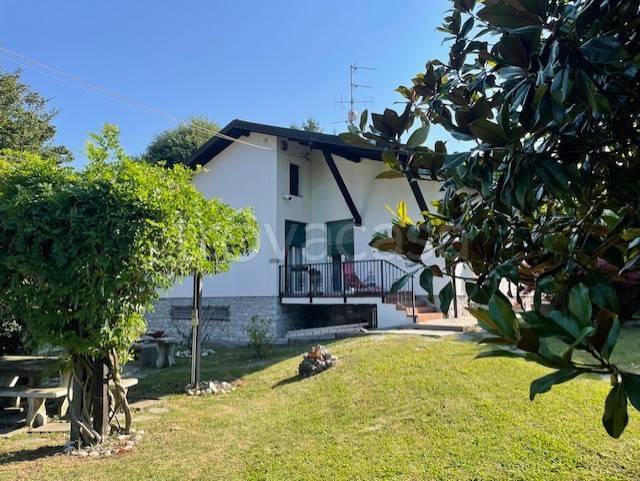 casa indipendente in vendita a Como in zona Breccia