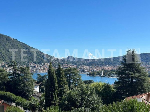 casa indipendente in vendita a Como in zona Villa Olmo