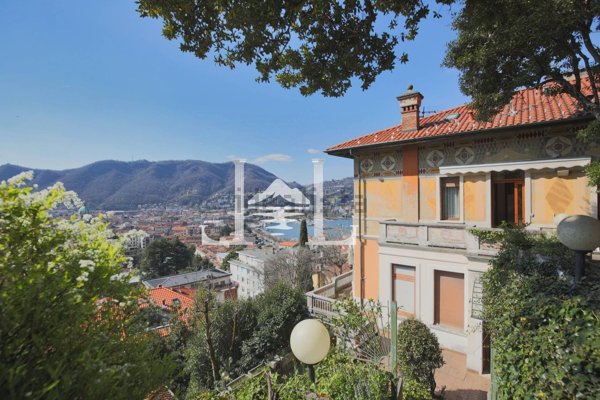 casa indipendente in vendita a Como in zona Como Centro