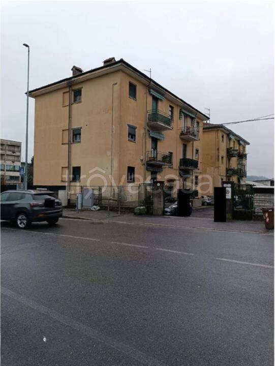 appartamento in vendita a Como in zona Camerlata
