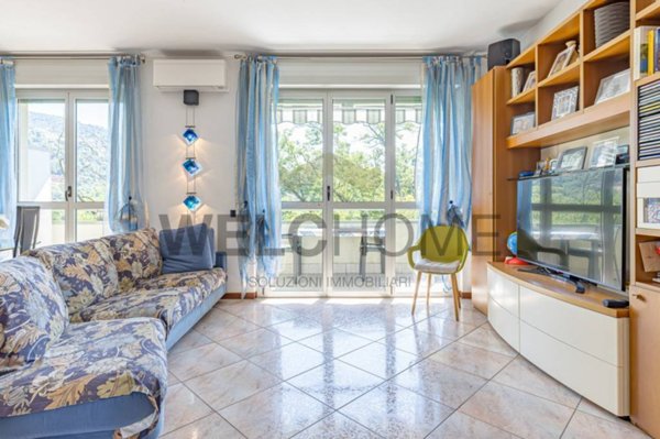 appartamento in vendita a Como in zona Lora