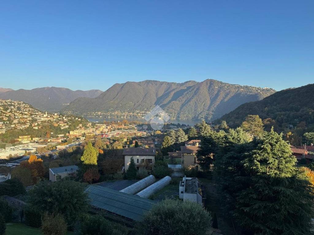 appartamento in vendita a Como in zona Sagnino