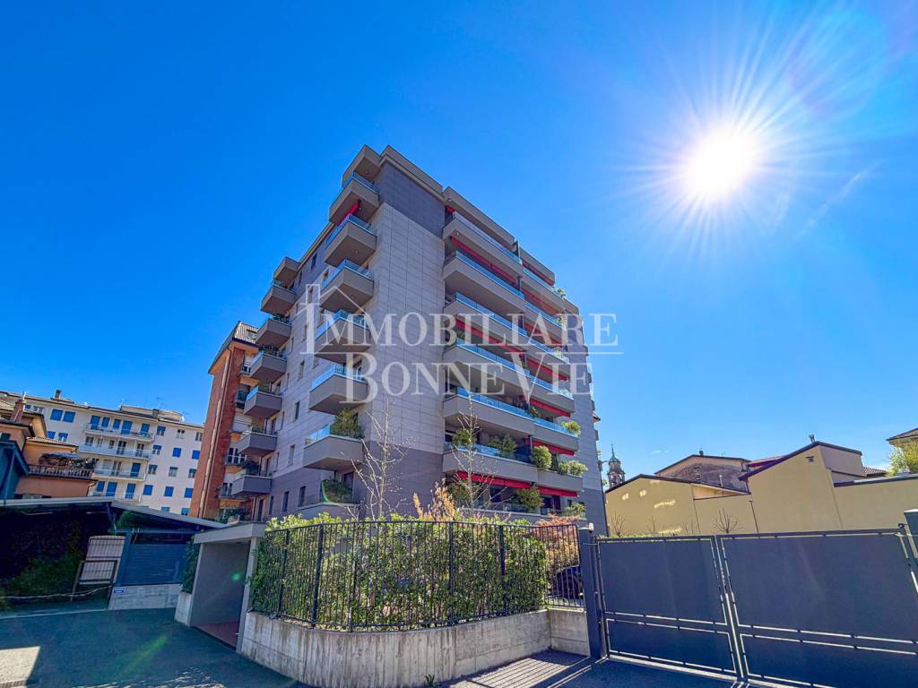 appartamento in vendita a Como in zona Viale Varese