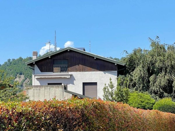 casa indipendente in vendita a Como in zona Albate