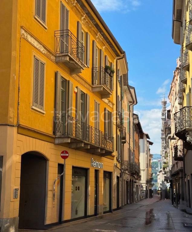 appartamento in vendita a Como in zona Como Centro
