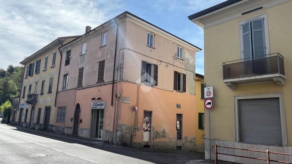 appartamento in vendita a Como in zona Albate