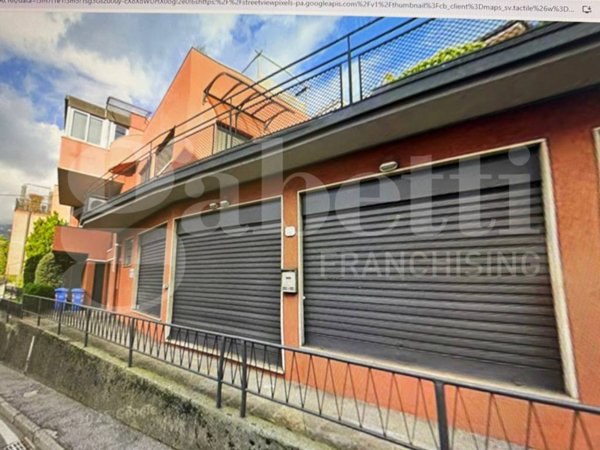 casa indipendente in vendita a Como in zona Lora